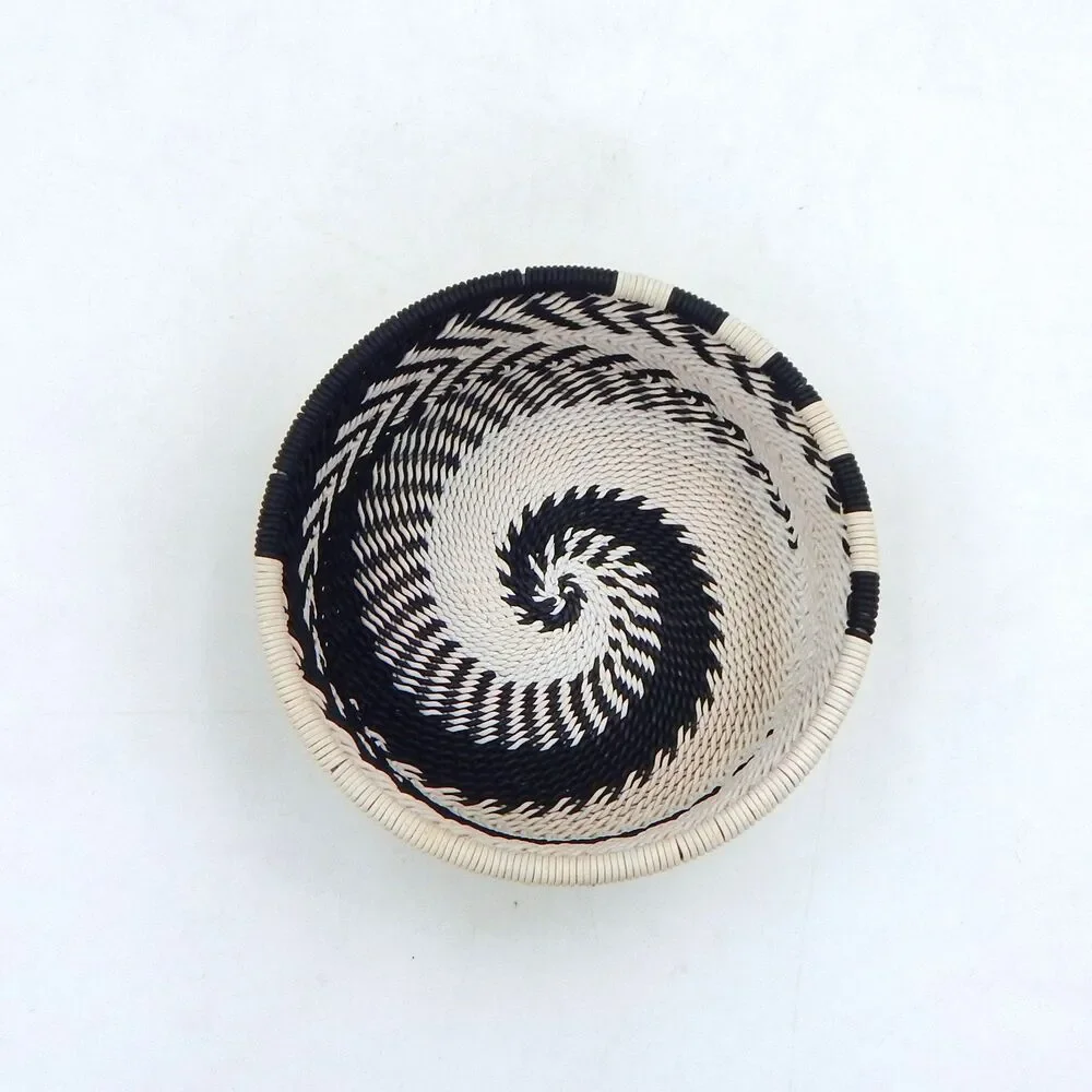 Fair Trade Zulu Telephone Wire Hand Crafted Swirl Basket Trinket Dish 3.5 Inch